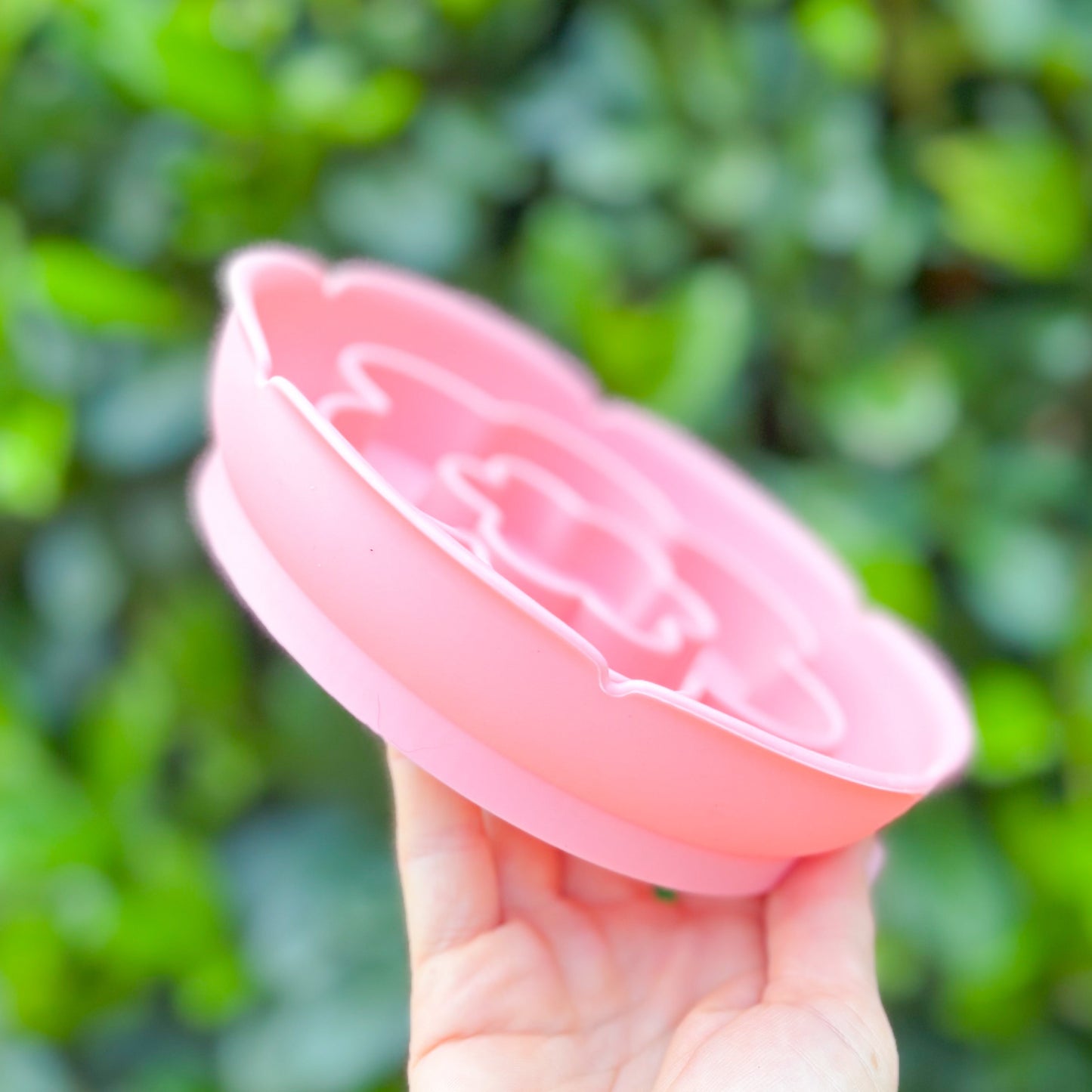 "Petalis" Enrichment Bowl | Camelia