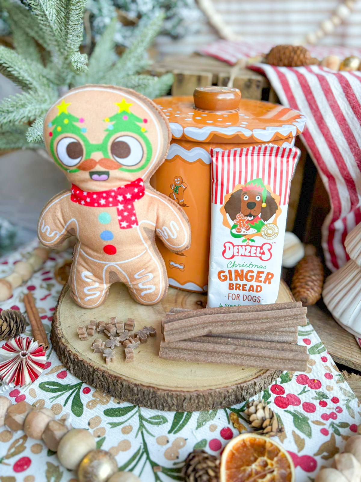 Deluxe Gingerbread Large Round Gift Tin | 3 Varieties