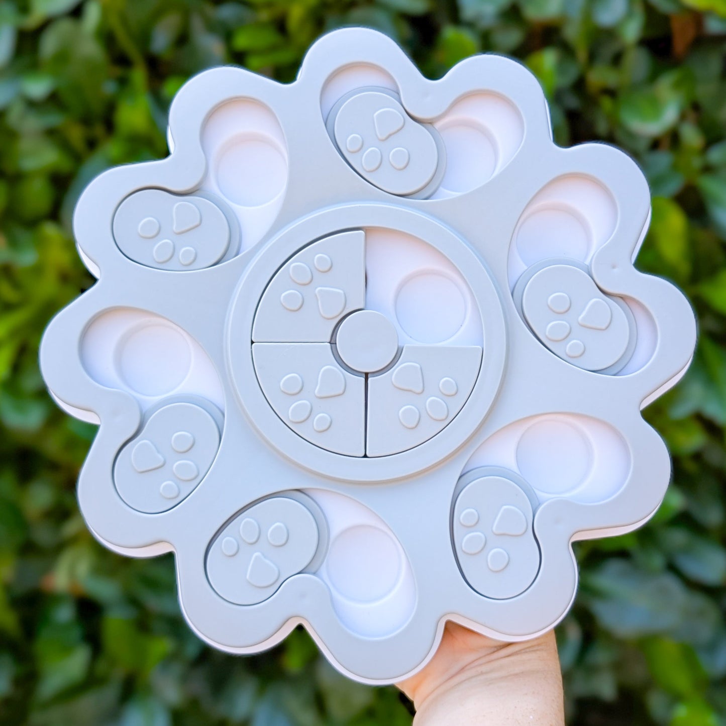 Enrichment Puzzle Feeder | Grey & White Flower