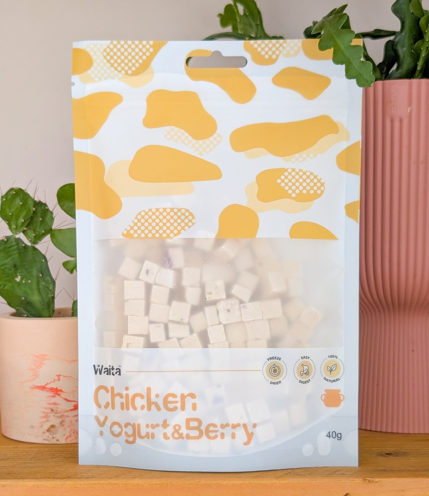 Waita Freeze-Dried Chicken, Yogurt & Cranberry Cubes