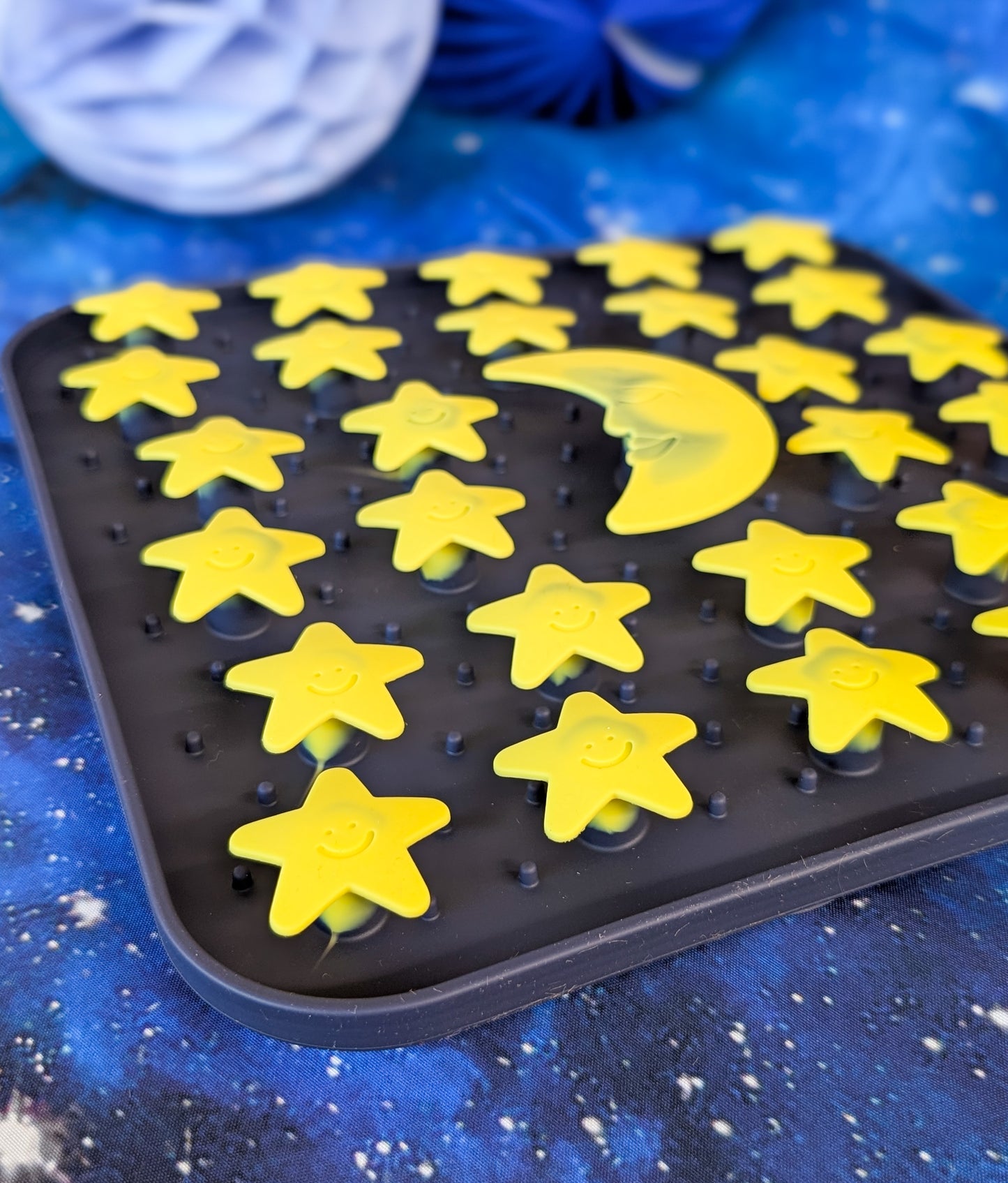 Night Sky Lick & Sniff Enrichment Mat