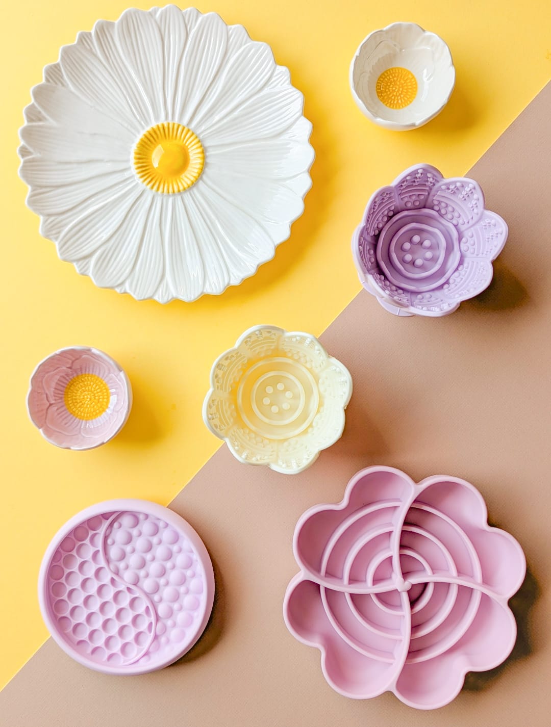 Shop All Summer Lick Mats & Slow Feeders!