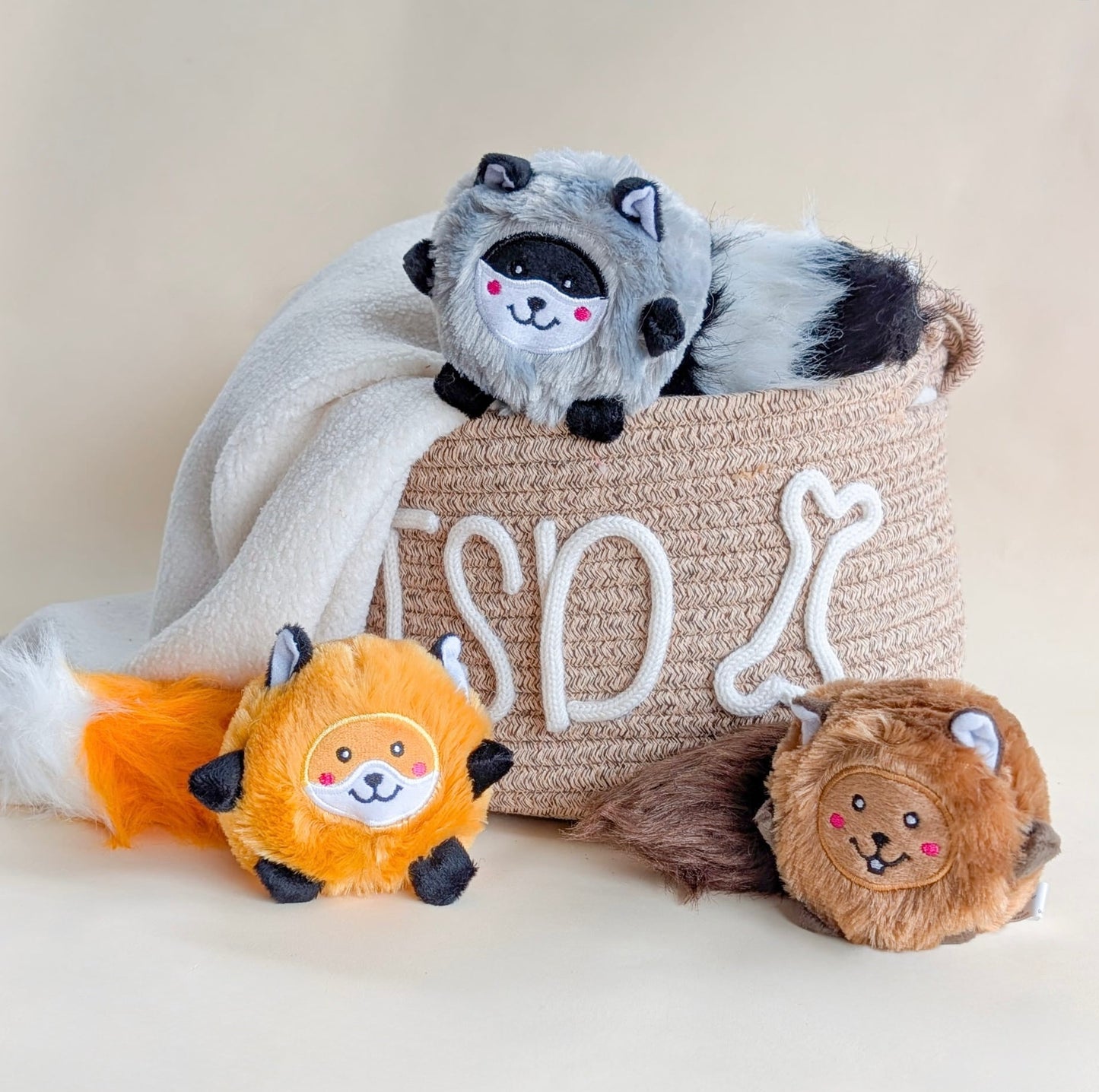 ZippyPaws Bushy Throw Toys