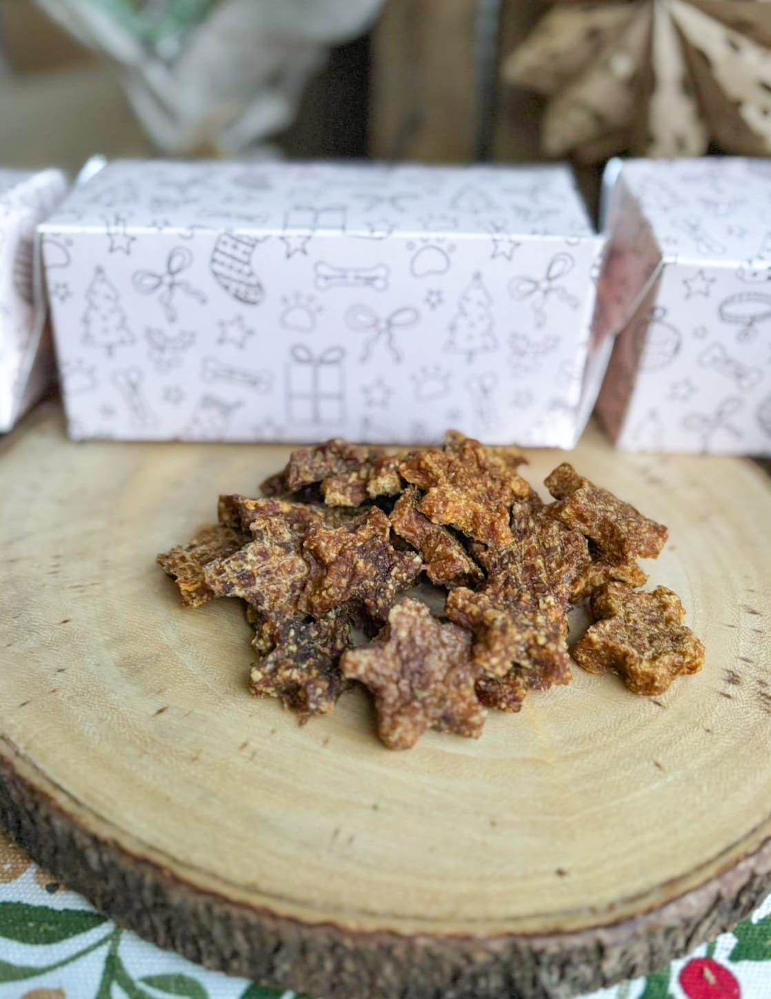 The Spoilt Doggo's Deluxe Christmas Crackers | 8 Varieties