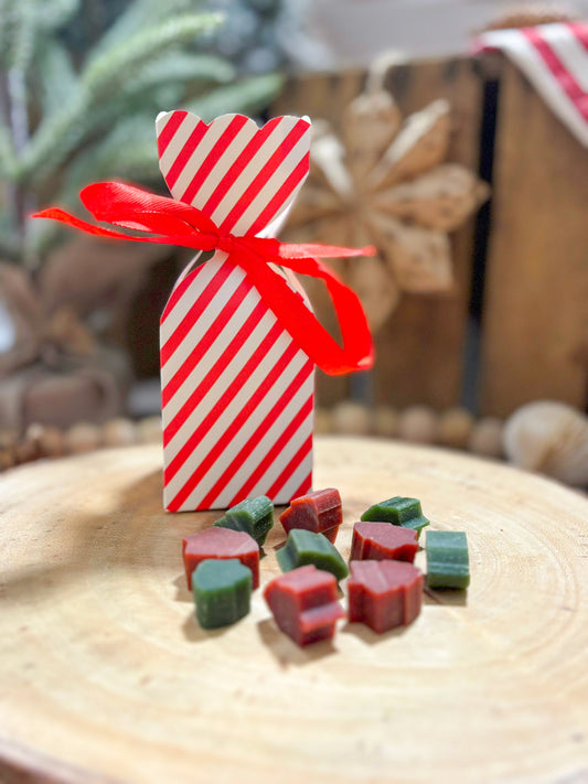 Crimbo Cracker Filled With Christmas Tree Veggie Minis *Contain Chicken