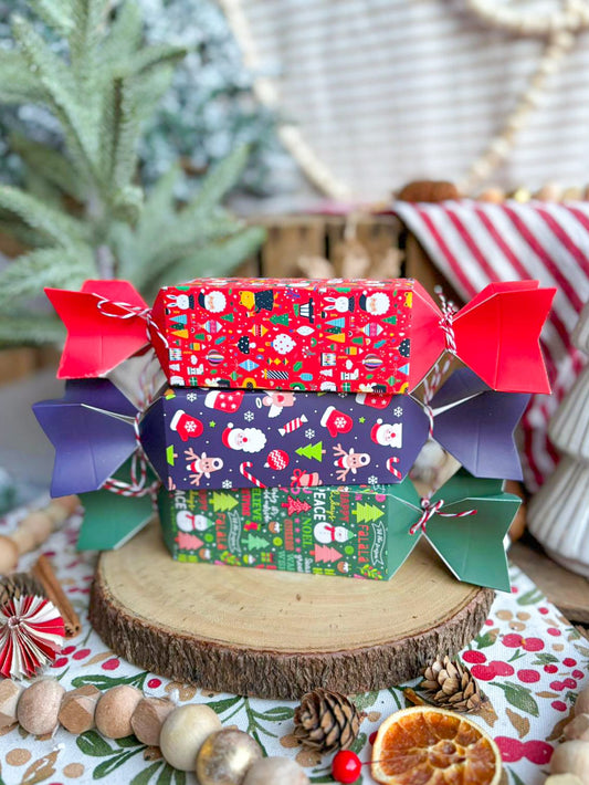 Festive Fun Cracker Filled With 8 Veggie Star Chews *Contain Chicken