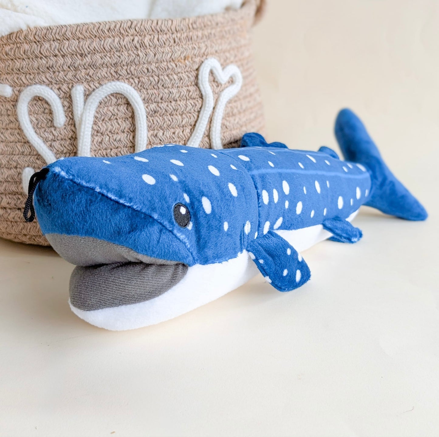 Örva Cuddle & Snuffle Basking Shark