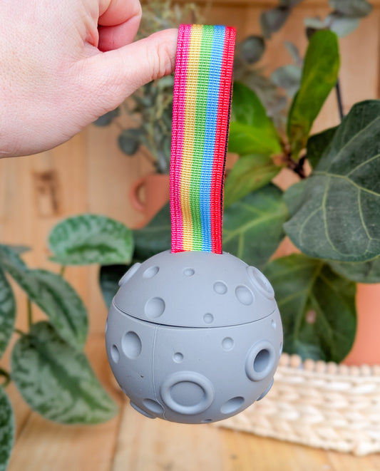 "Out In Space" Planet Freezable Enrichment Toy | Grey 🩶