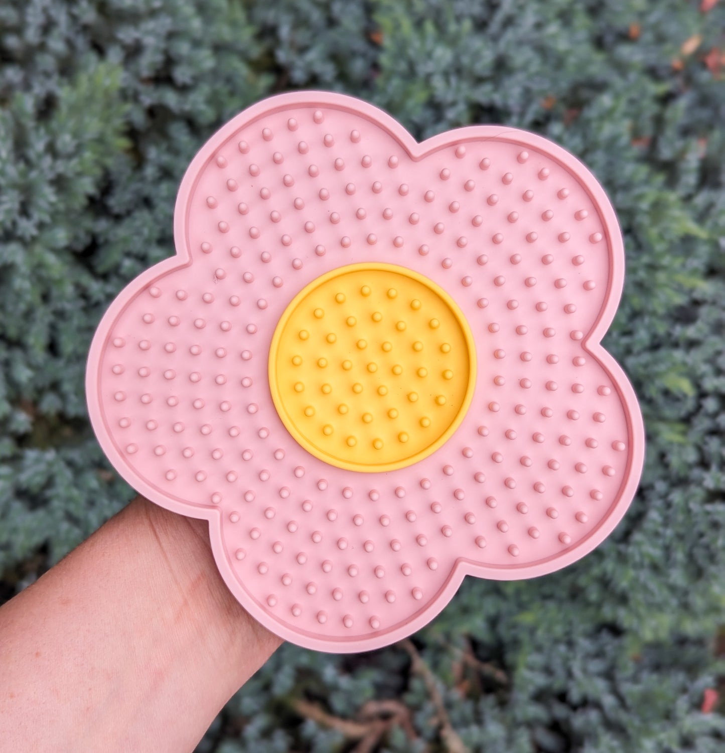 Small Flower Lick Mat | Camellia