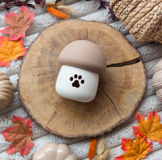 Mushroom Treat Dispenser | Beige & Oak