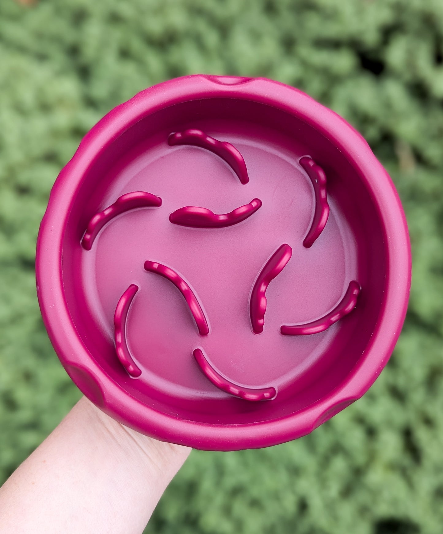 "Crater Melt" Slow Feeder Bowl | Burgundy