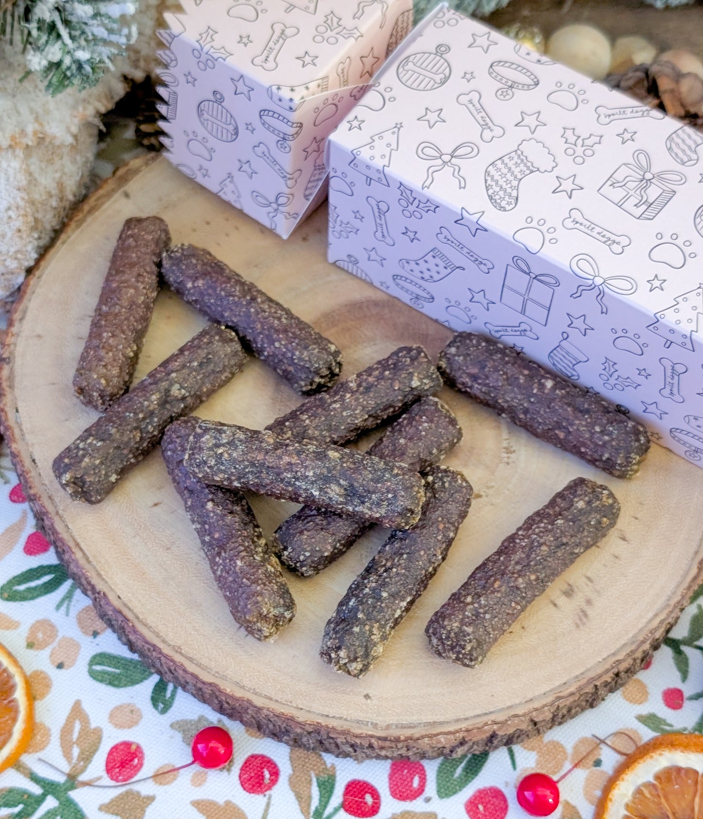 The Spoilt Doggo's Deluxe Christmas Crackers | 8 Varieties