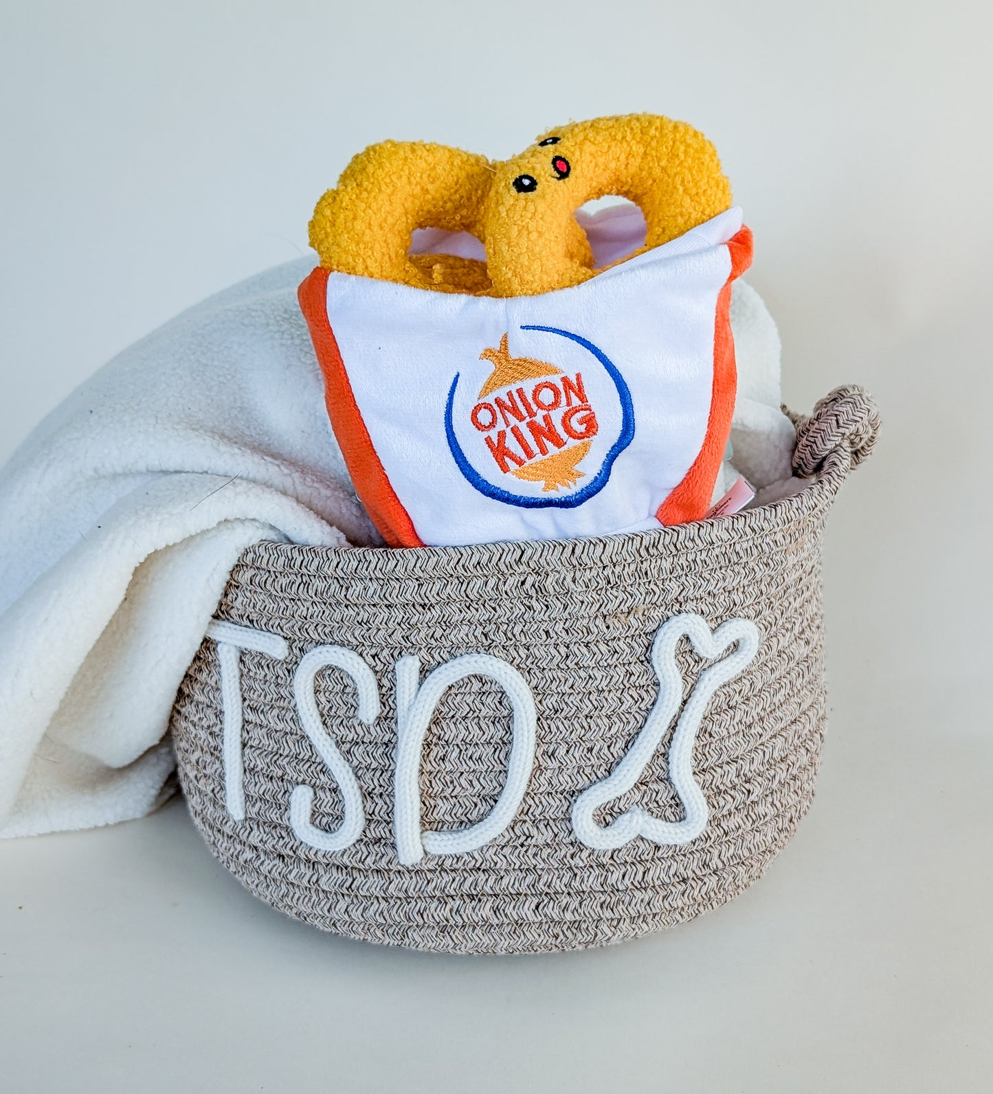Hugsmart Pet Interactive Toy | Onion Rings Food Party
