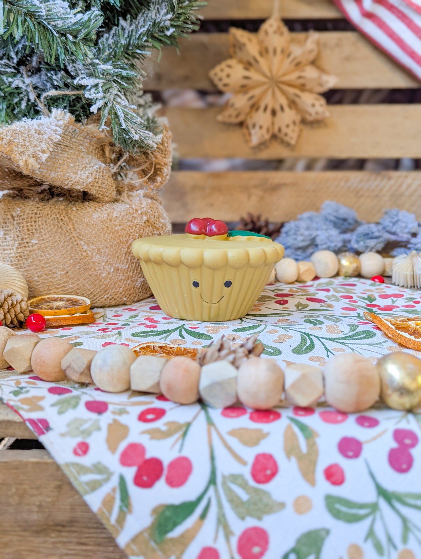 Misha Mince Pie | Latex Dog Toy