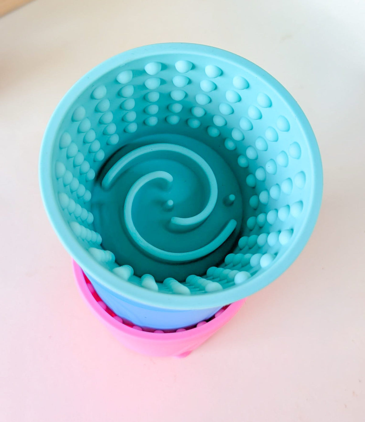 Licki Swirl Pot