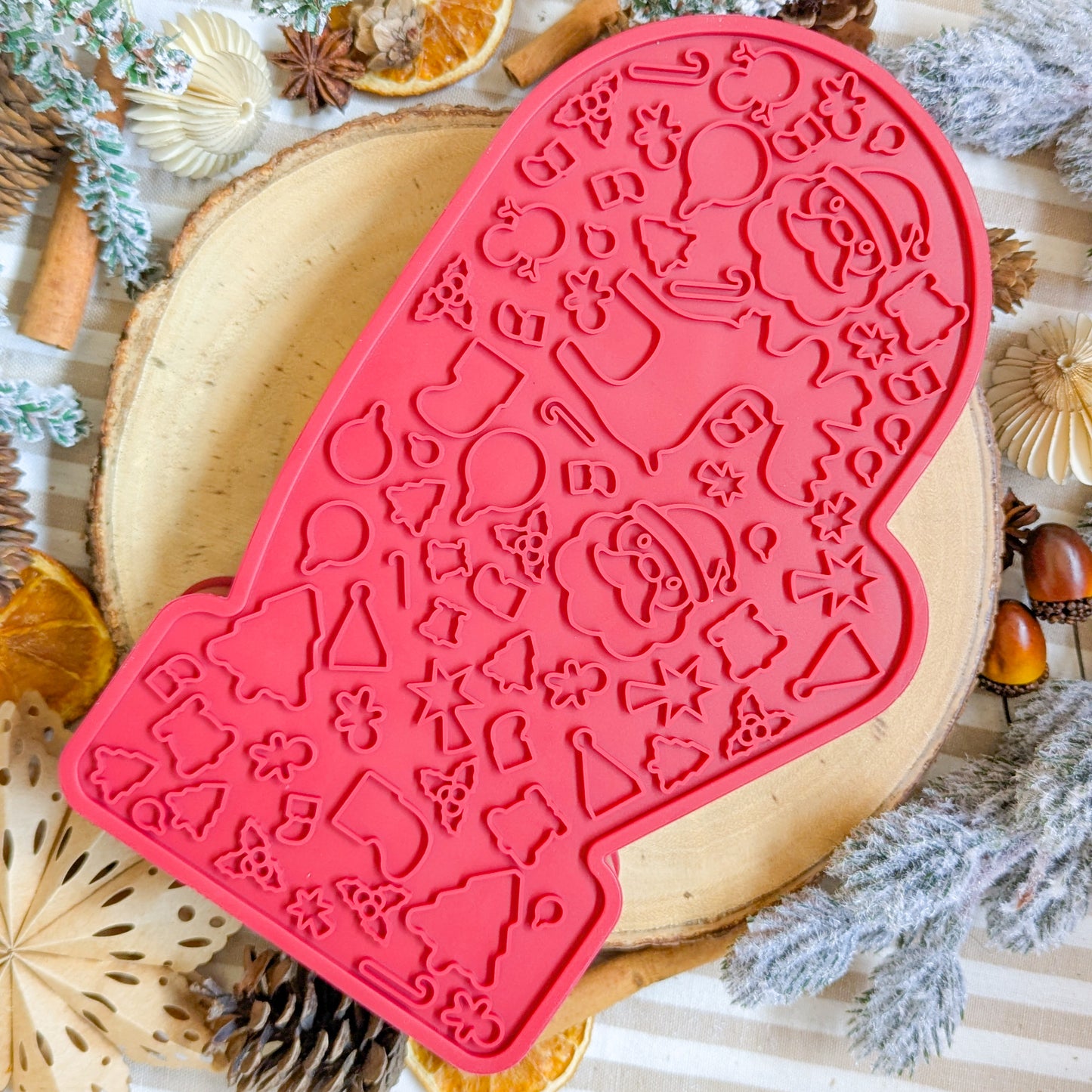 Merry Mitten | Enrichment Slow Feeder & Lick Mat