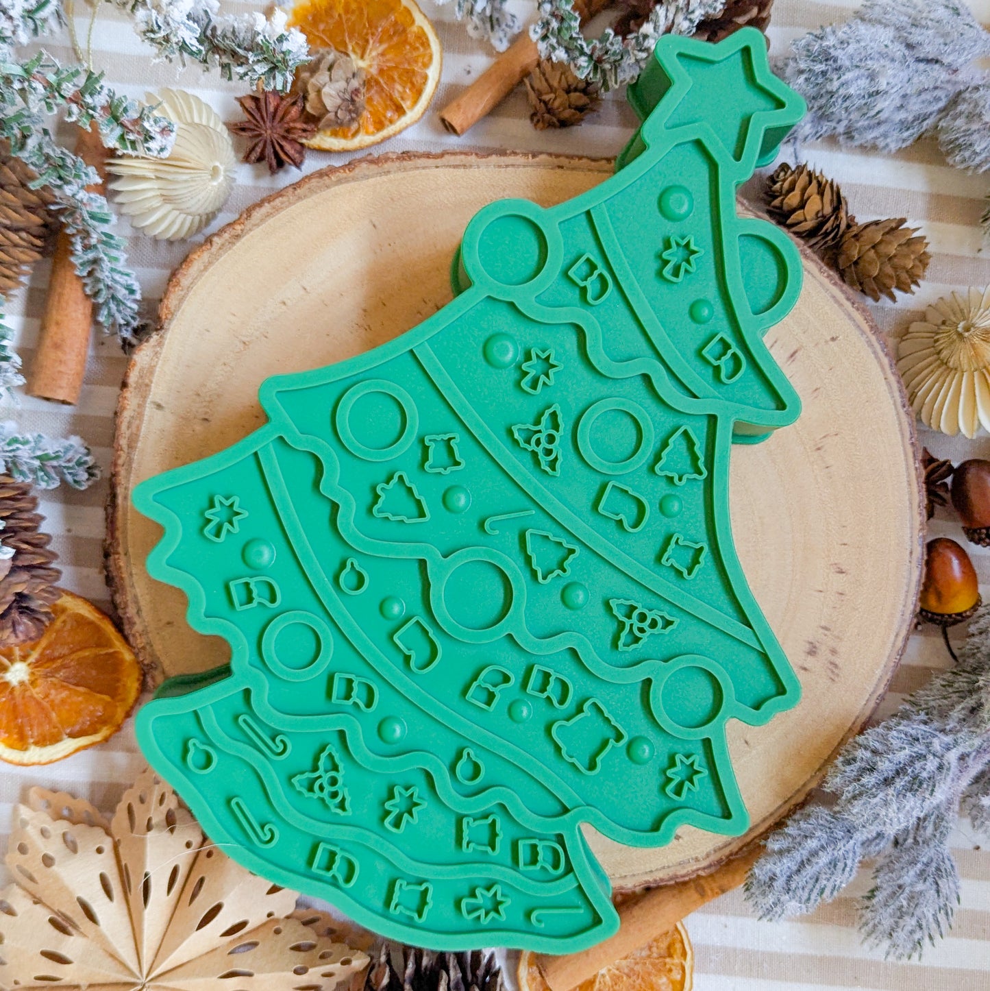 Christmas Tree | Enrichment Slow Feeder &  Lick Mat