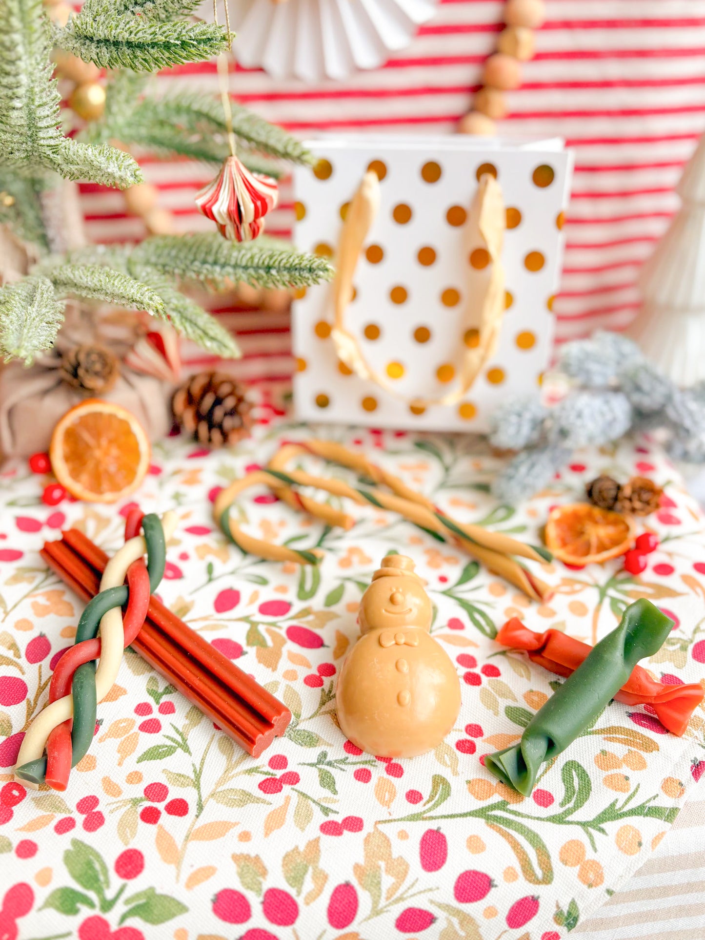 🎁🎄 FESTIVE FRIDAY FROLIC | OUR BEST FIVER FRIDAY OF THE YEAR! 🎄🎁