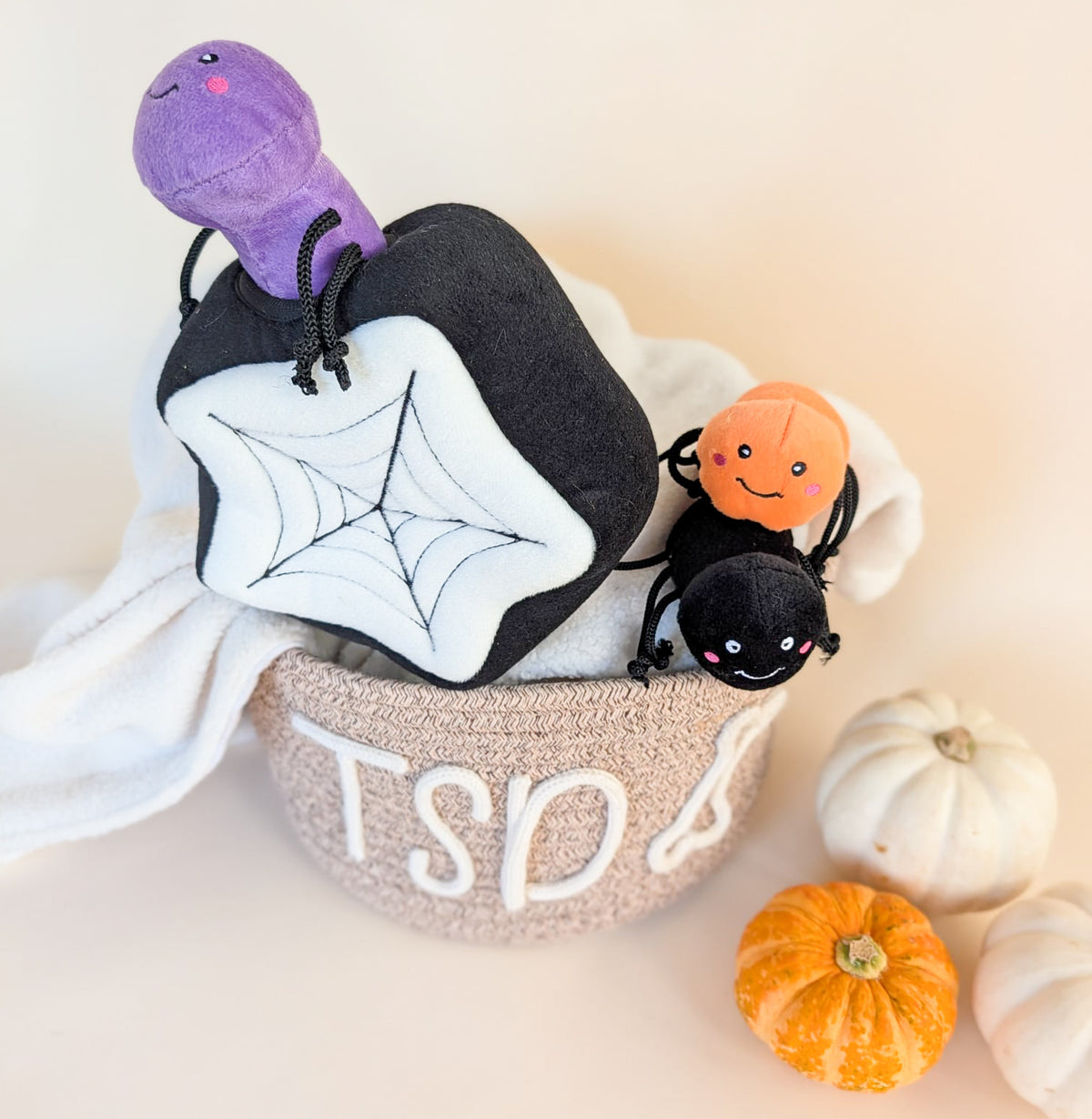 ZippyPaws Halloween Burrow® Spider Web