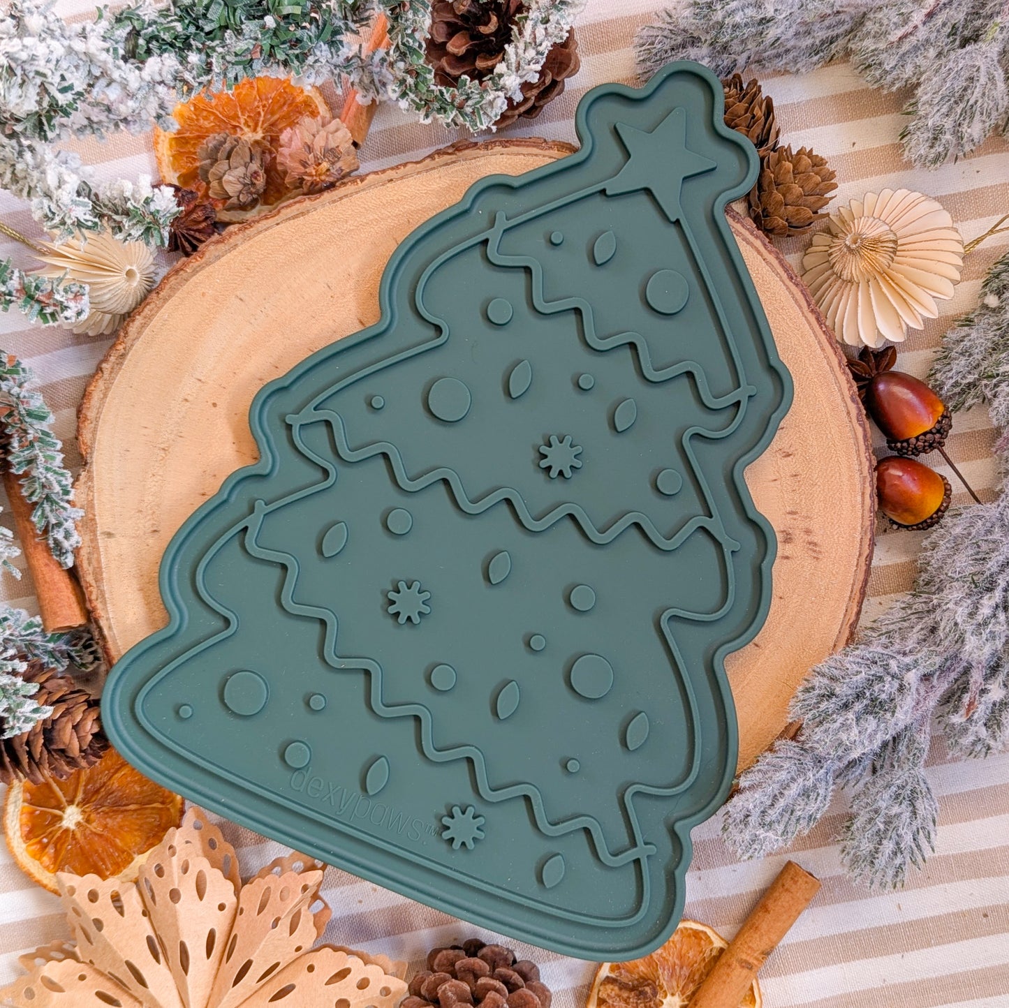 Dexy Paws | Christmas Tree Enrichment Lick Mat & Spatula Set