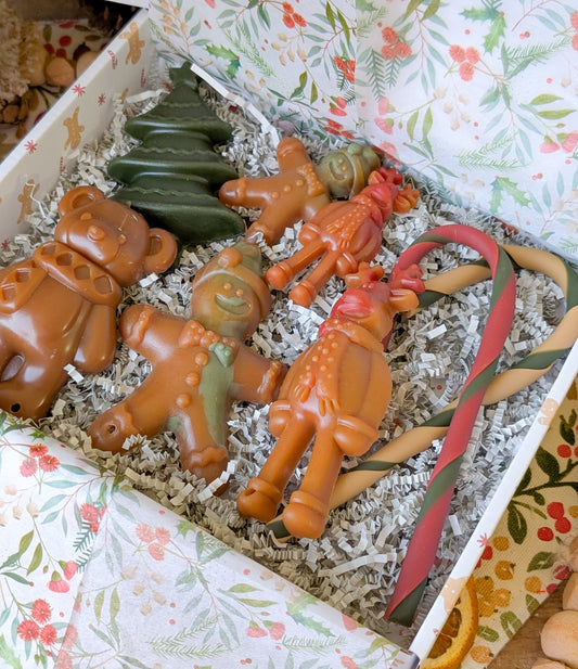 Gingerbread Gift Box Filled With Veggie & Meaty Chews