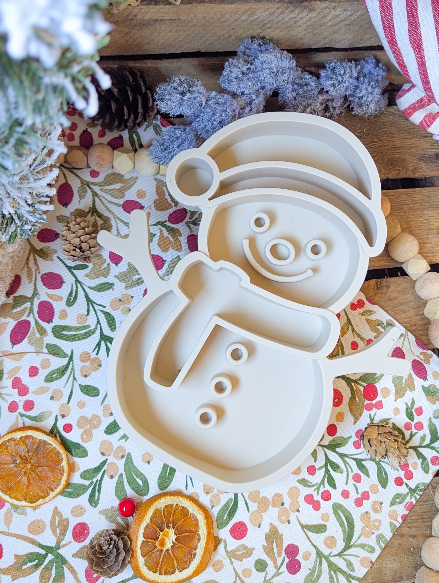 Snowman | Enrichment Slow Feeder & Lick Mat