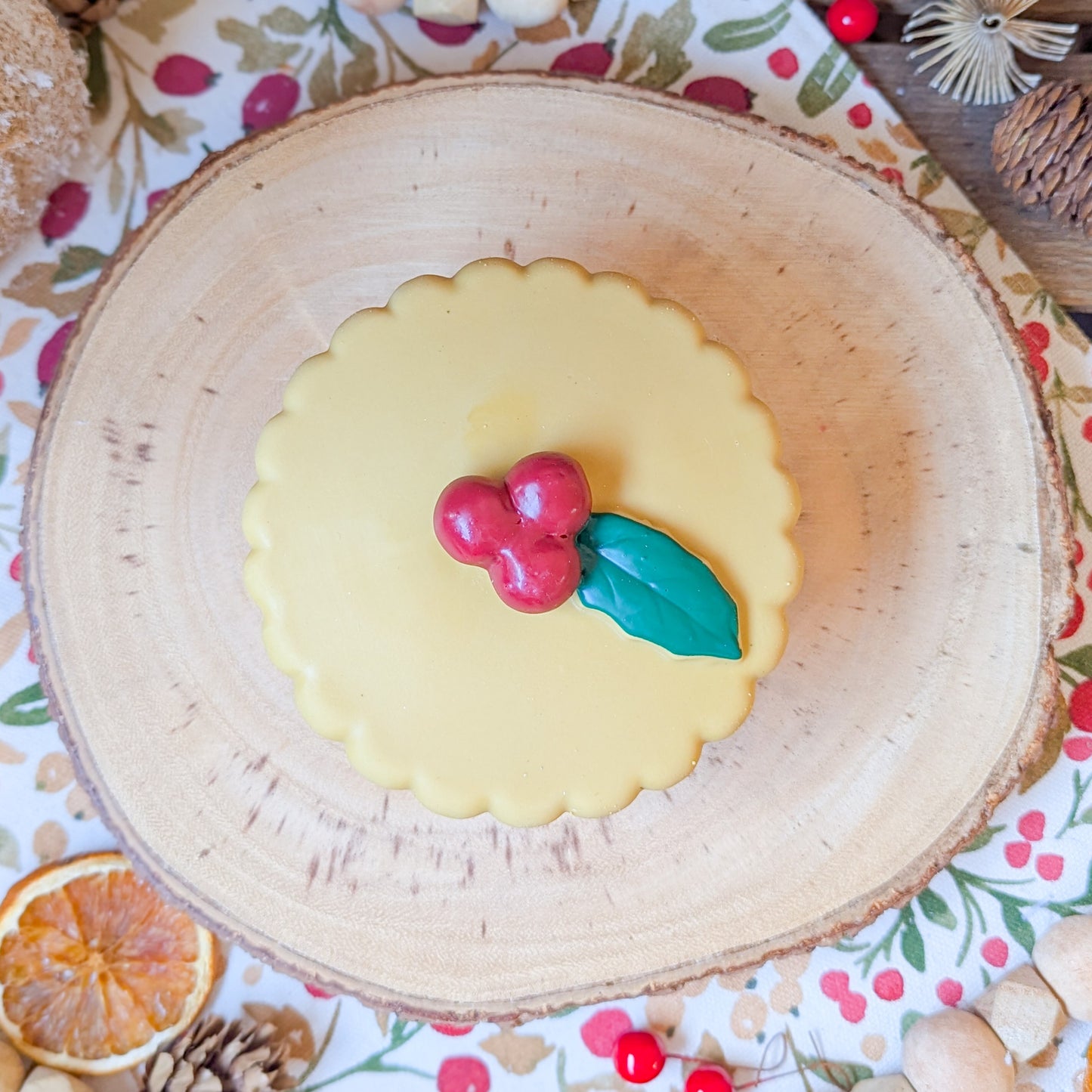 Misha Mince Pie | Latex Dog Toy