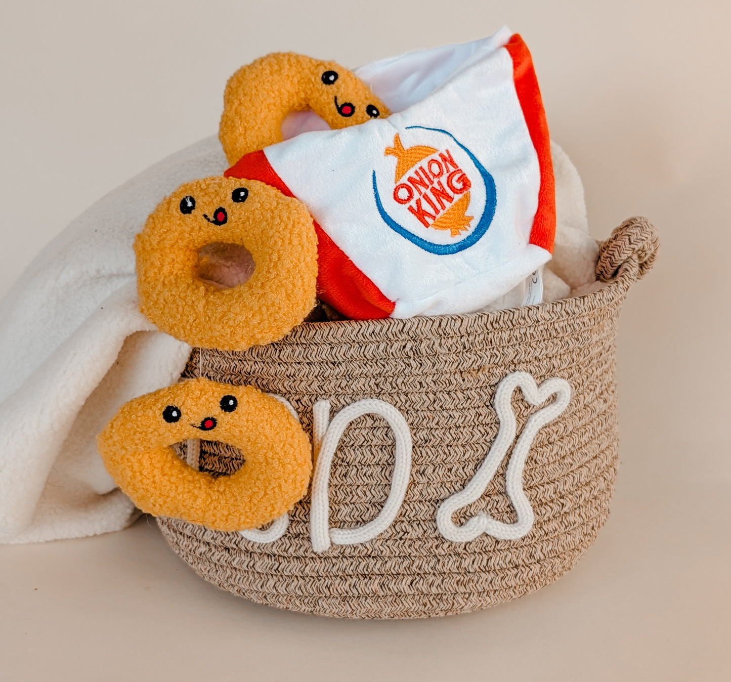 Hugsmart Pet Interactive Toy | Onion Rings Food Party