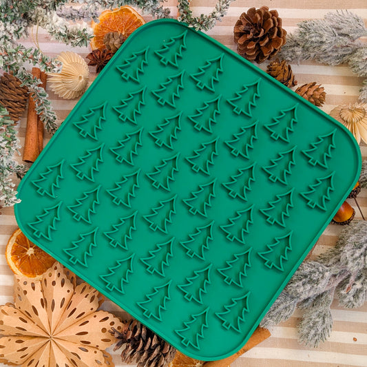 Christmas Tree Lick Mat With Turkey & Cranberry Paste